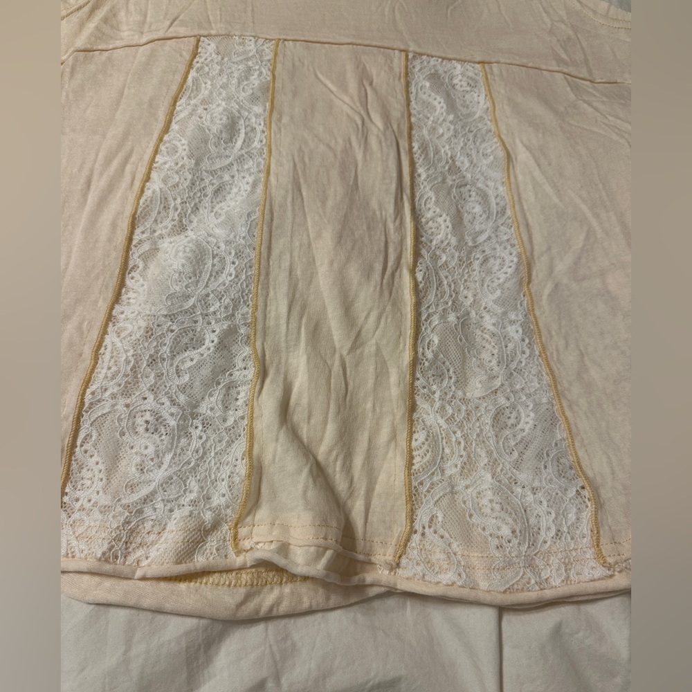 Vici Cream Lace Vienna Top - NWOT - Size S (oversized) - Picture 6 of 11